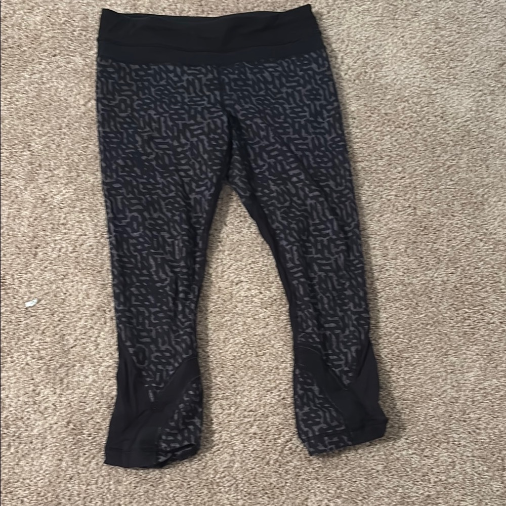 Patterned lululemon capris